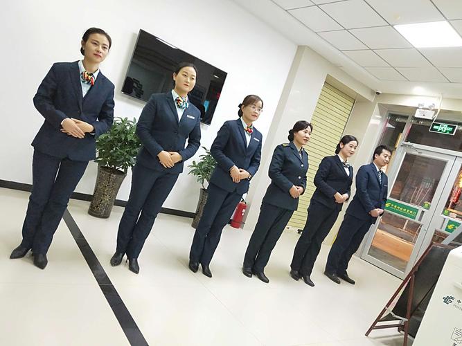 正寧分公司東街營業所開展服務禮儀培訓
